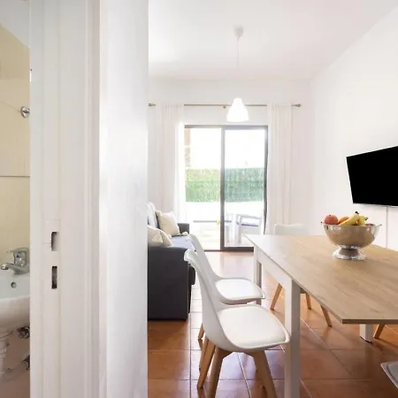 Classbnb - Two 250m From Americas