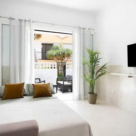 Classbnb - Two 250m From Americas Apartment