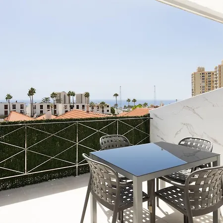 Classbnb - Two 250m From Americas *